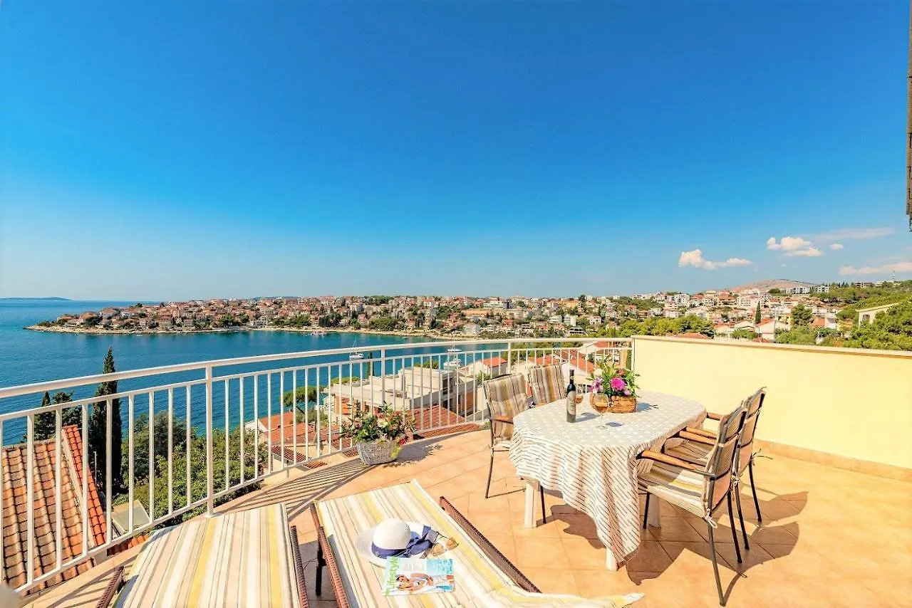 Guest house Nealeona Apartments Okrug Gornji Croatia