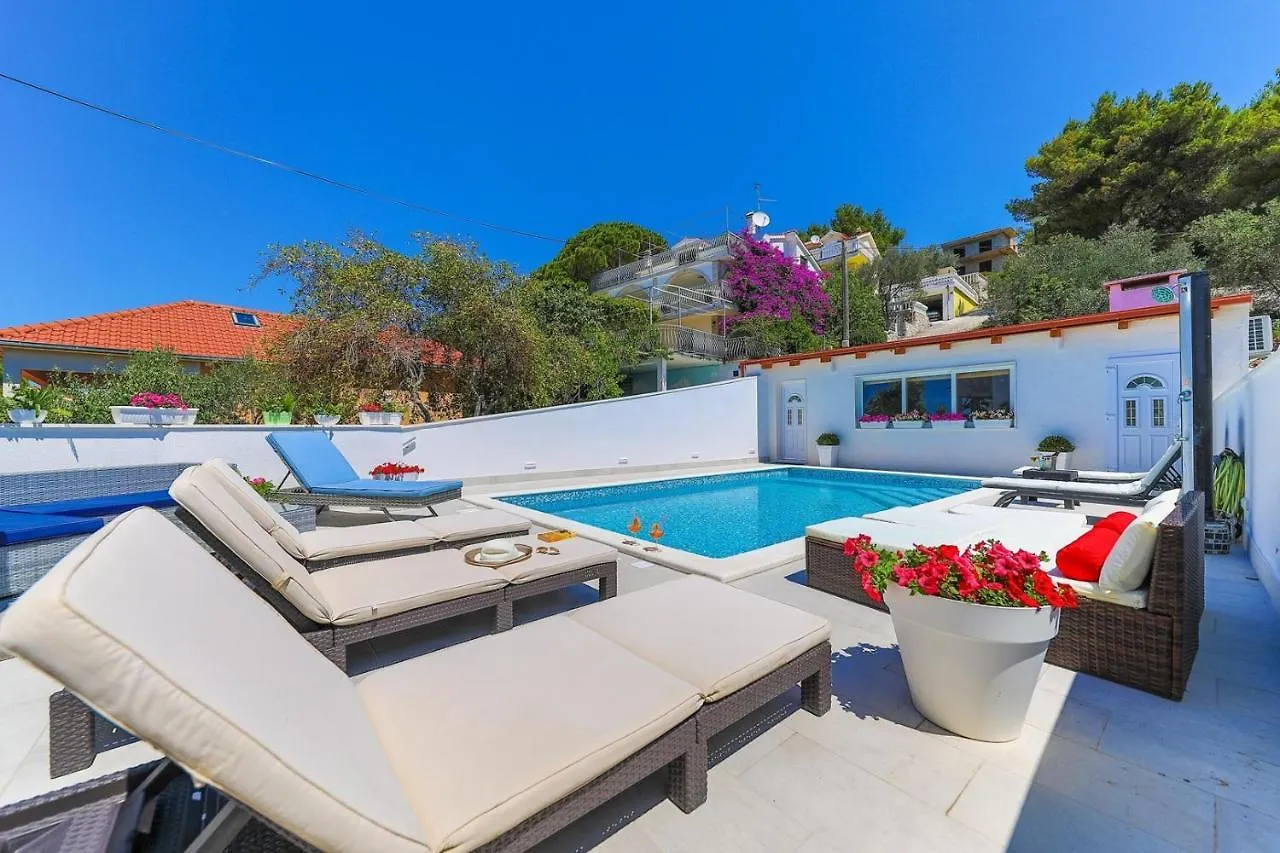 Nealeona Apartments Okrug Gornji
