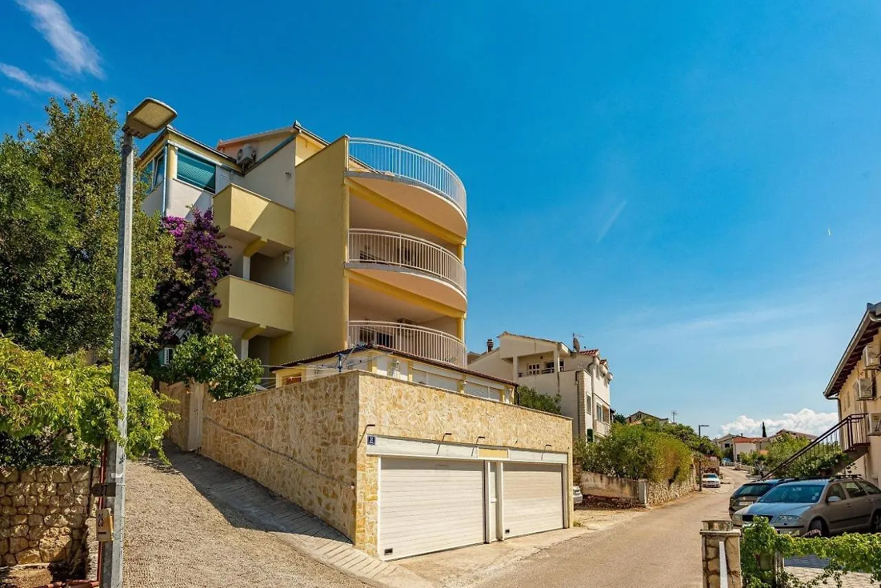 Nealeona Apartments Okrug Gornji
