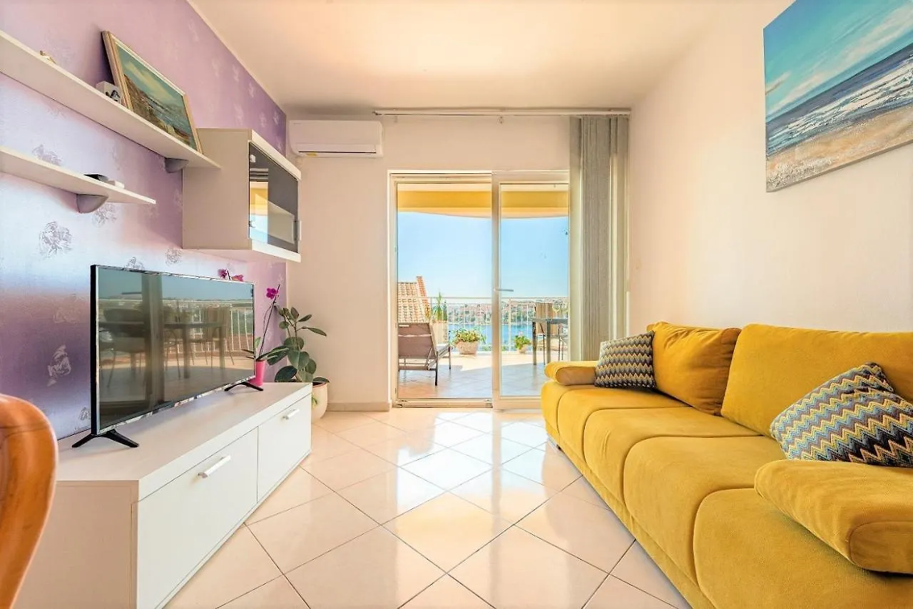 Guest house Nealeona Apartments Okrug Gornji