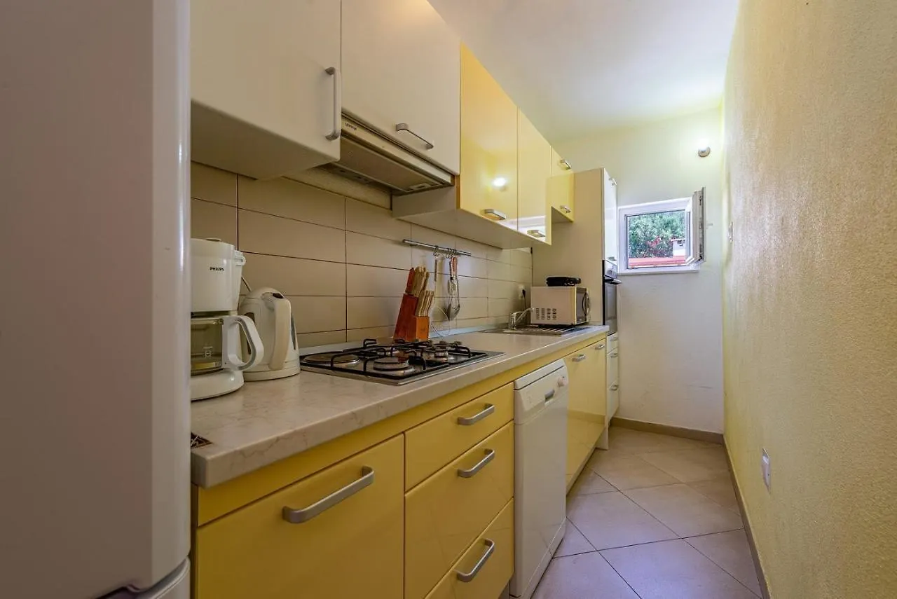 Guest house Nealeona Apartments Okrug Gornji Croatia